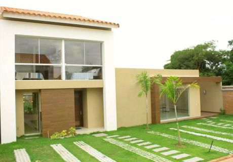 Casa A Estrenar En Condominio Palma Dorada.