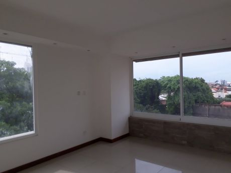 Hermoso Dpto De Lujo A Estrenar, En La Mejor Zona De Santa Cruz.