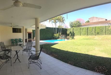 Alquilo Amplia Casa En Bo Jara
