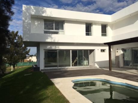 Casa A Estrenar En Altos De La Tahona