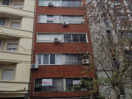 Mono-ambiente En Centro, Piso 4, Al Fte,ascensor