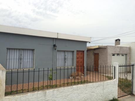 Se Vende Casa En Muy Buen Estado Con Monoambiente Y Garage