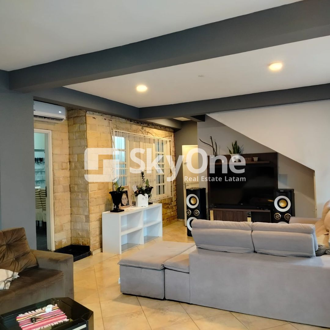 Vendo amplia casa con piscina y hermoso jardín — foto 2