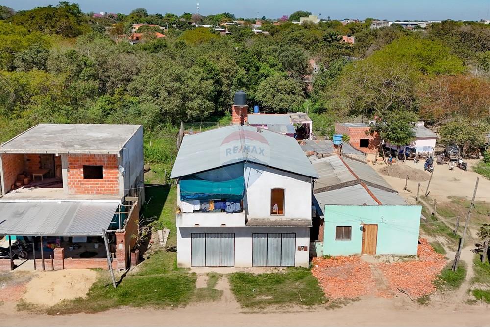 Casa de 2 Niveles frente a Cancha Sportivo Puerto Elsa en Nanawa — foto 2