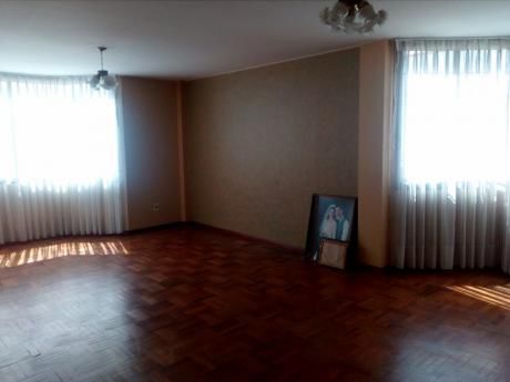 Hermoso Duplex Al Ingreso A Achumani