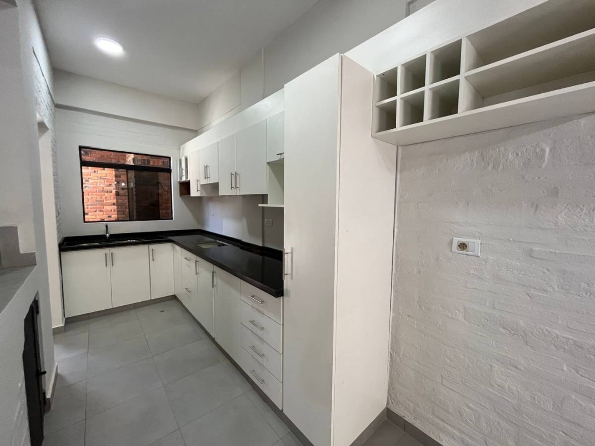 ALQUILO DUPLEX EN LUQUE ZONA LOMA MERLO — foto 3