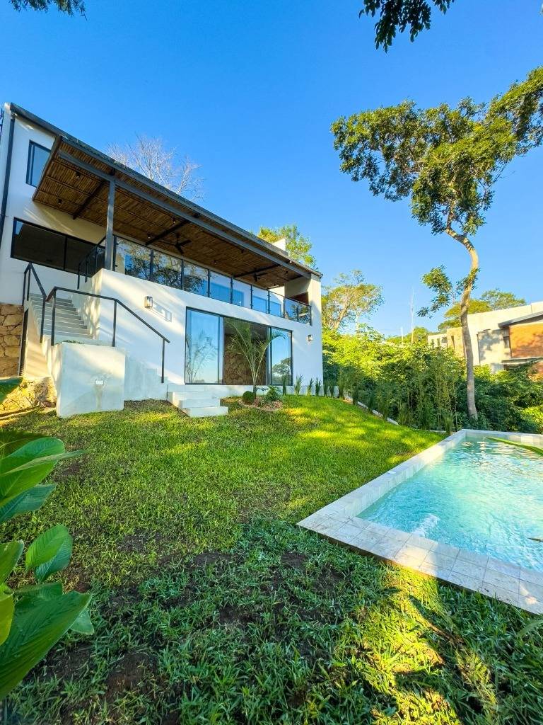 Vendo Residencia en San Bernardino 5 dormitorios con vista al lago — foto 2