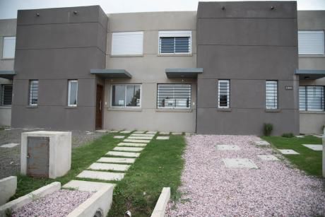 Moderno Casa Dúplex A Estrenar- El Pinar Excelente Ubicación!