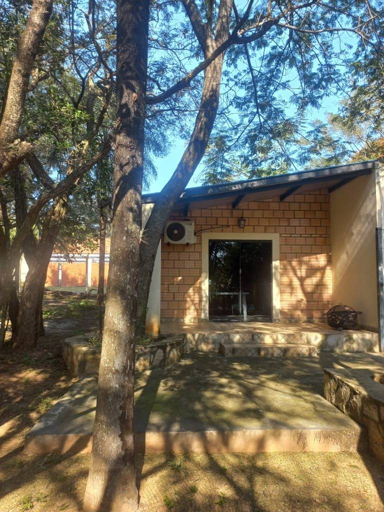 VENDO CASA 3 DORMITORIOS EN ESQUINA - BARRIO COLON, SAN BERNARDINO — foto 2