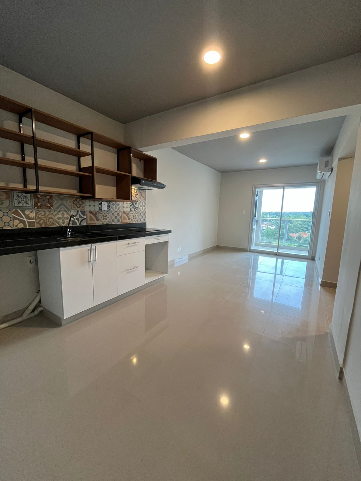 ALQUILER DE DEPARTAMENTO A ESTRENAR EN LAMBARÉ — foto 3