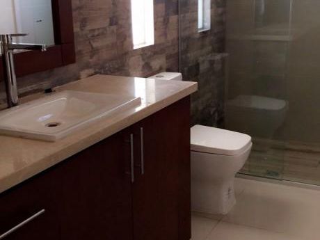 Casa En Condominio Privado || T:330m2 C:270m2 || $us 175.000.-