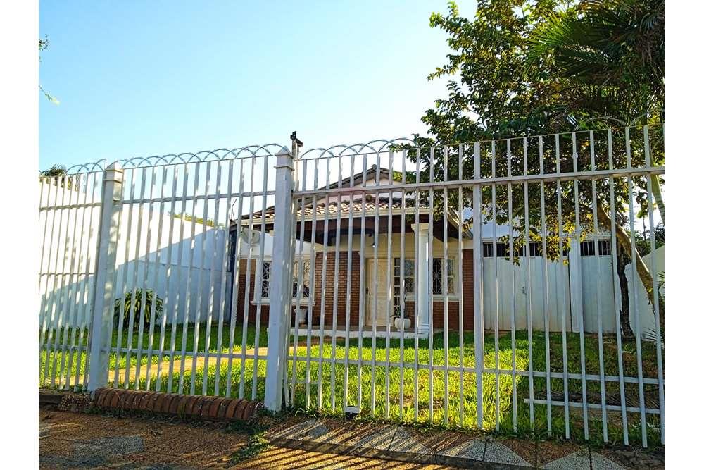 CASA DE TRES HABITACIONES EN SAN LORENZO — foto 2