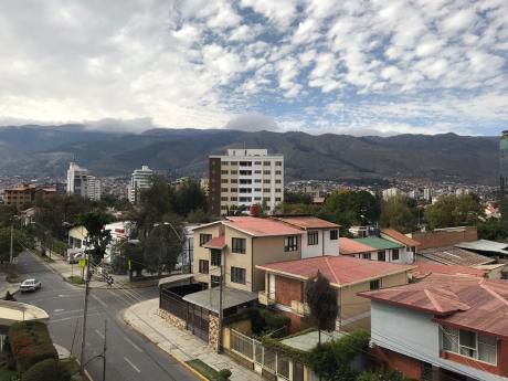 Centrico Departamento Amoblado De 1 Dormitorio En Alquiler (cochabamba)