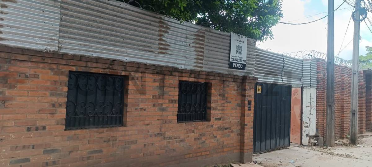 EN ALQUILER CASA EN SANTISIMA TRINIDAD- FRENTE AL JARDIN BOTANICO — foto 2