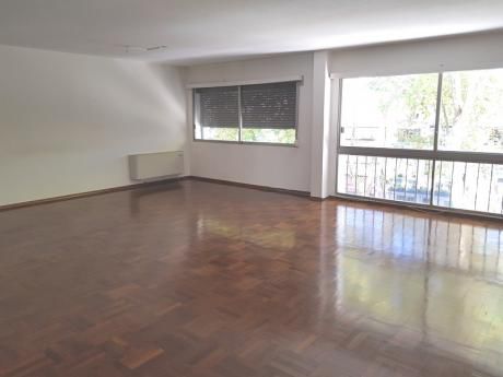 Amplio Living Comedor, Estar, Con Cochera