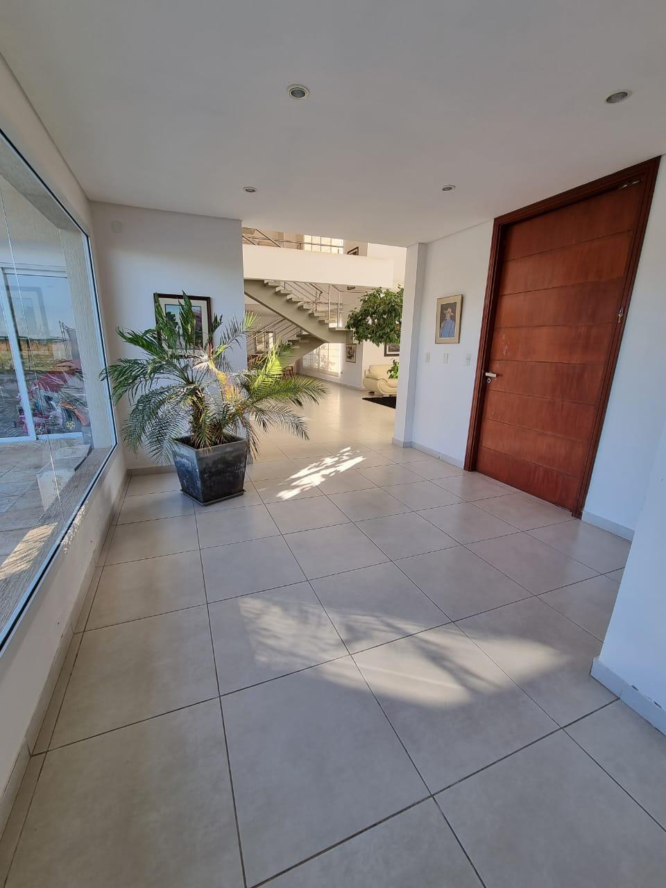 EN VENTA GRAN RESIDENCIA MINIMALISTA EN SURUBI'I 2722 m2 Terreno — foto 2