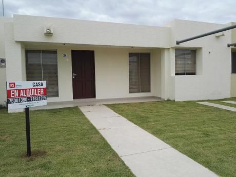 Una Cómoda Y Linda Casa En Condominio Sevilla Los Jardines