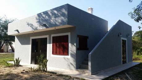 En Anticretico Preciosa Casa De 2 Dormitorios En “condominio Laguna Azul”