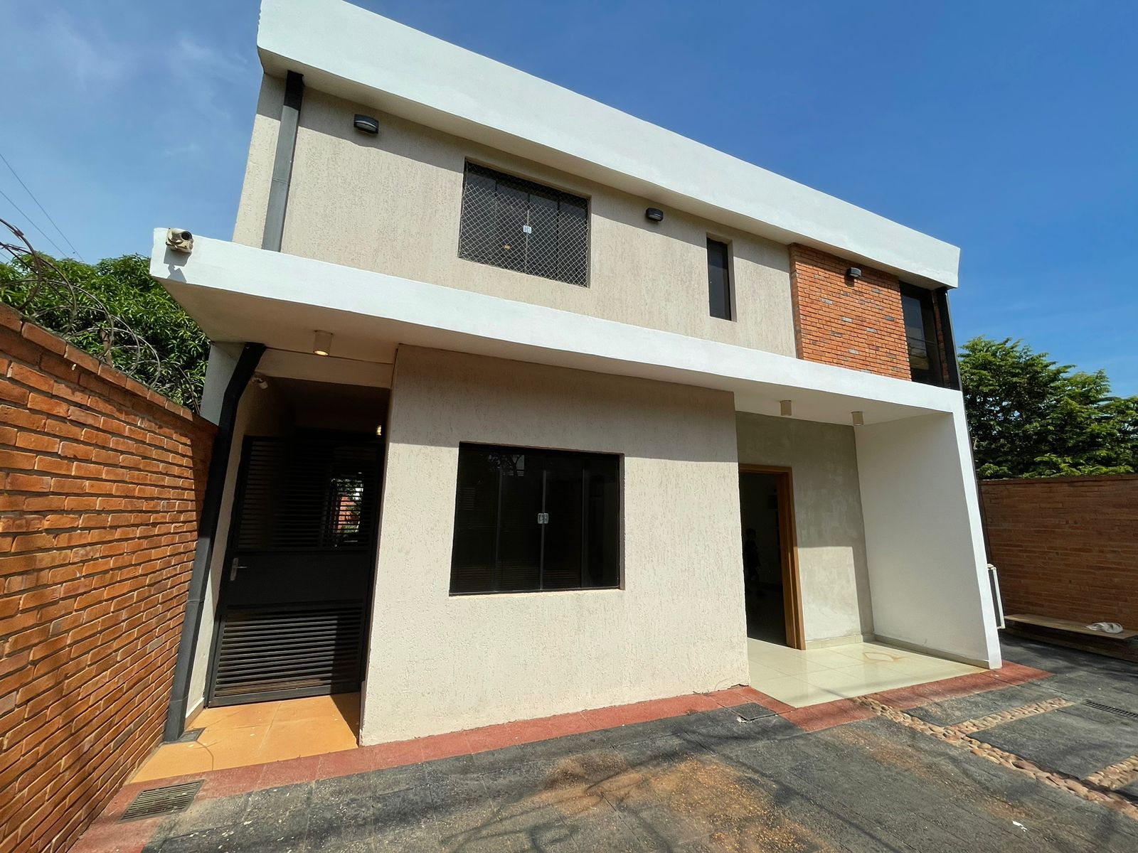 Alquilo Casa con 3 habitaciones, quincho y patio en Luque❗ — foto 3