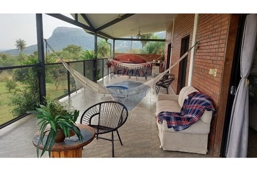 VENDO CASA QUINTA AMOBLADA EN PARAGUARI, CON PISCINA Y A ORILLAS DEL CERRO!!!!! — foto 2