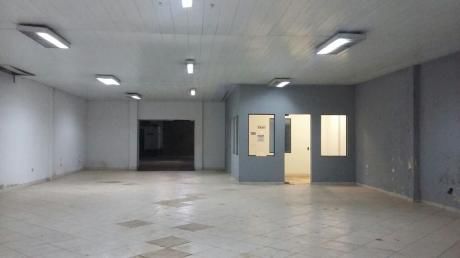 Alquilo Tinglado Show Room Sobre Mariscal Estigarribia Zona Ingavi De 360m2