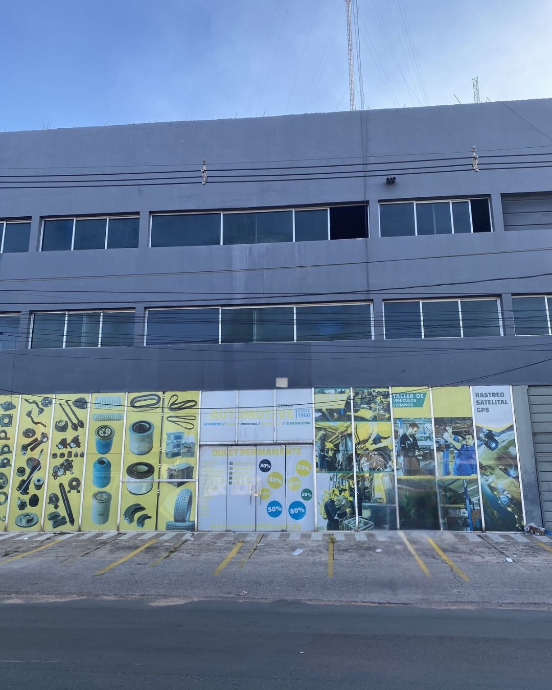 Alquilo EDIFICIO CORPORATIVO SOBRE AV. JOSE F ESTIGARRIBIA FERNANDO DE LA MORA — foto 3