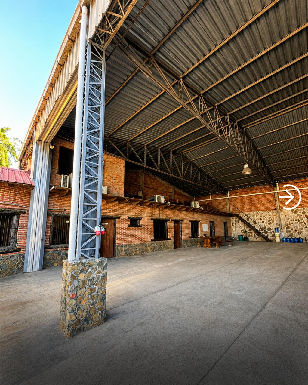 PROPIEDAD LOGÍSTICA EN VENTA — foto 2