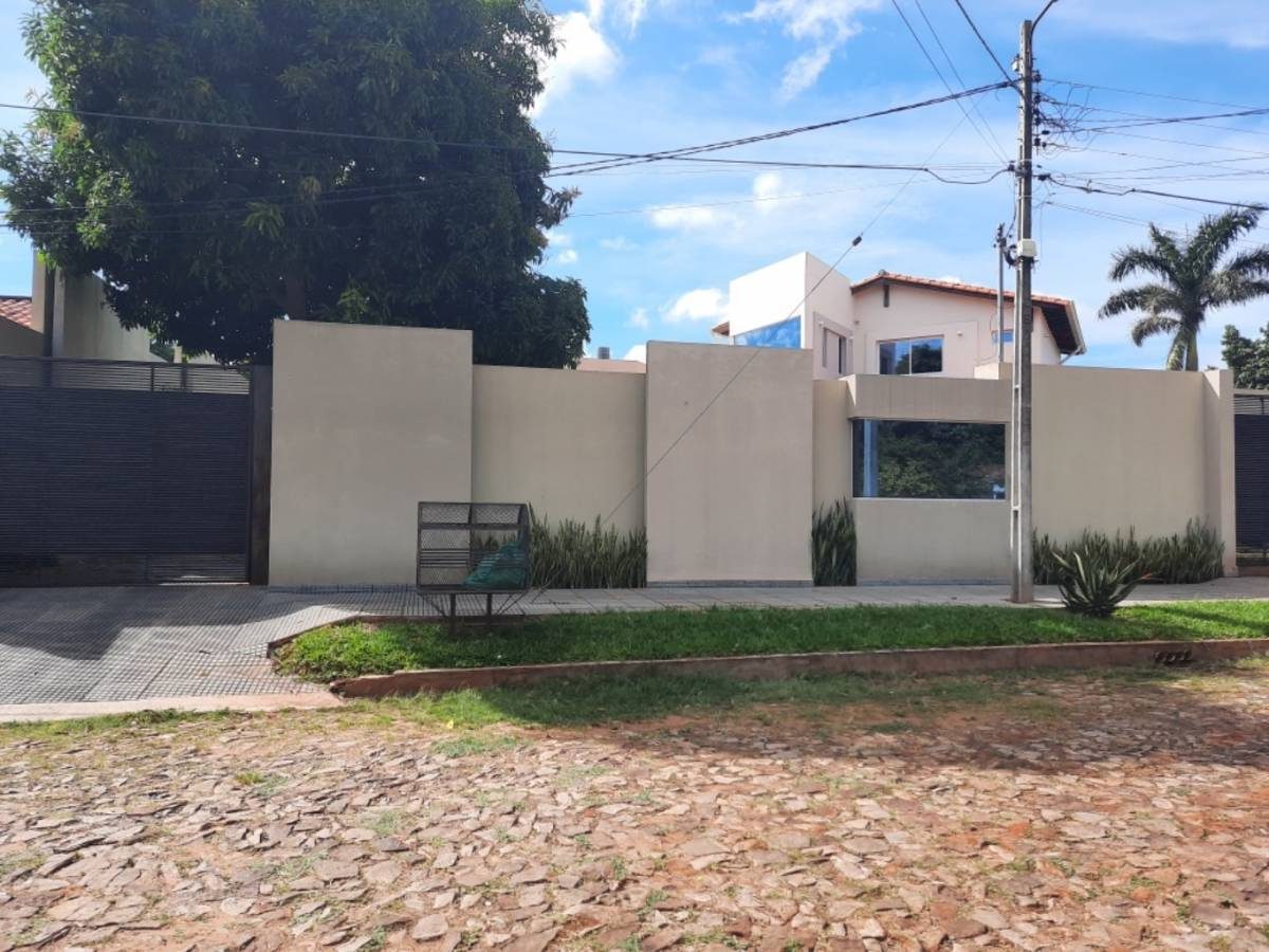 Luque!. Casa de lujo en barrio residencial — foto 3