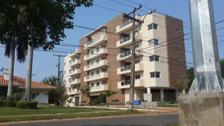 Alquilo O Vendo Lujoso Departamento En Barrio Mburucuya Sobre Primer Presidente