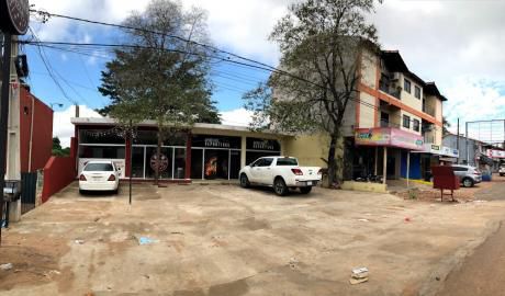Local Comercial Sobre Avda. Defensores Del Chaco Casi Von Poleski