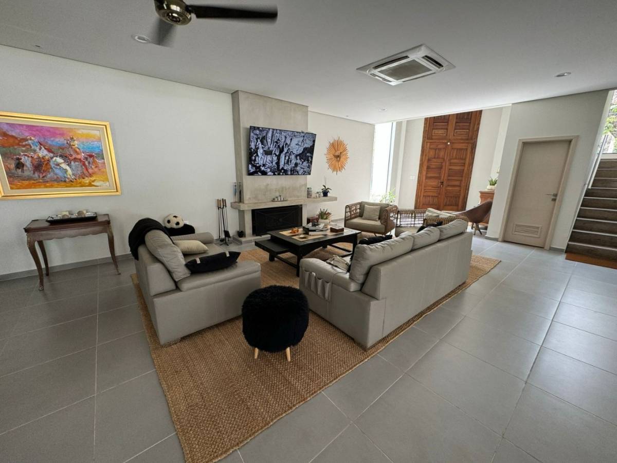 Vendo hermosa Residencia en Esquina en San Bernardino, Barrio Cristobal Colon — foto 3