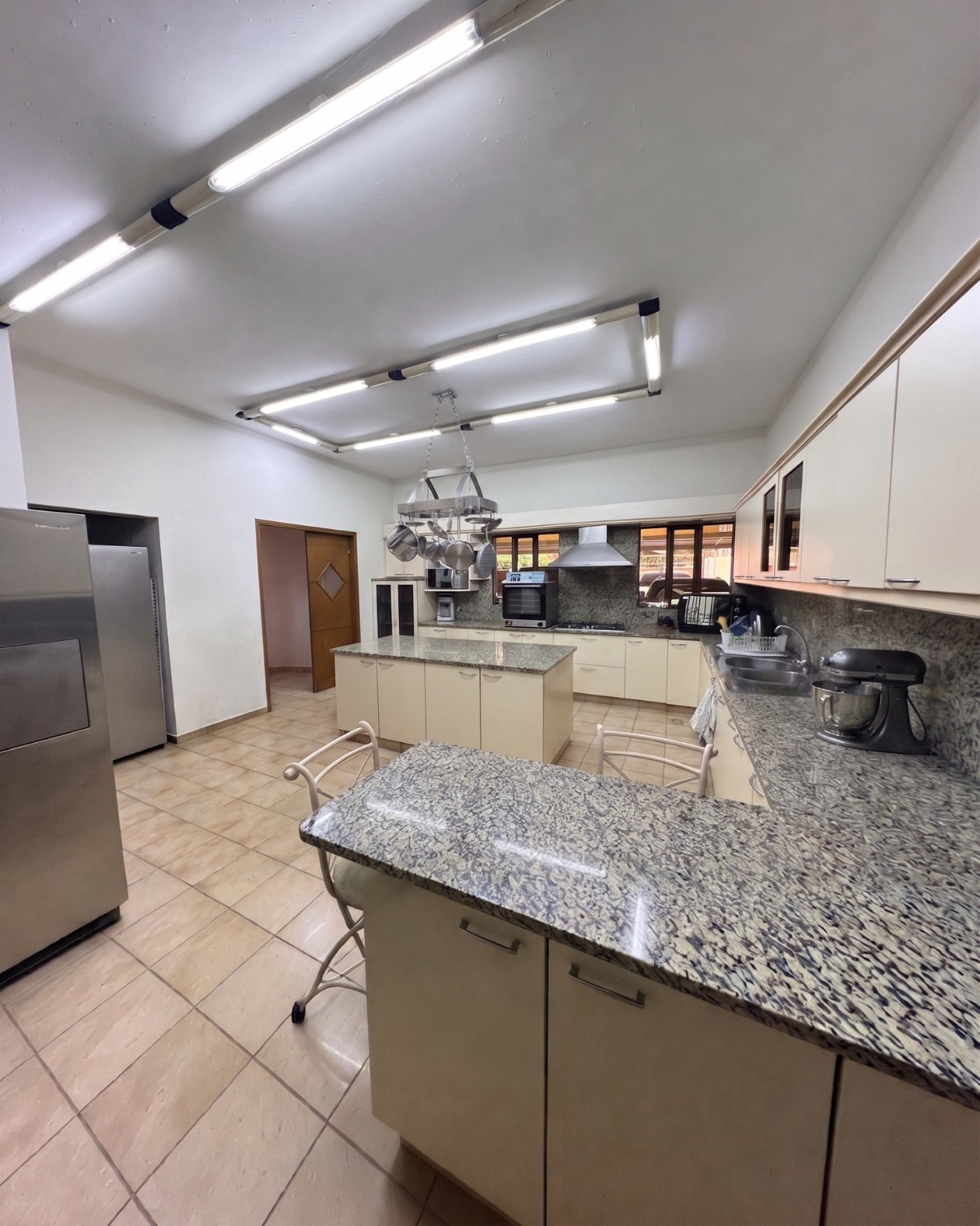 Exclusiva Residencia De 4 Habitaciones En Barrio Carmelitas — foto 3