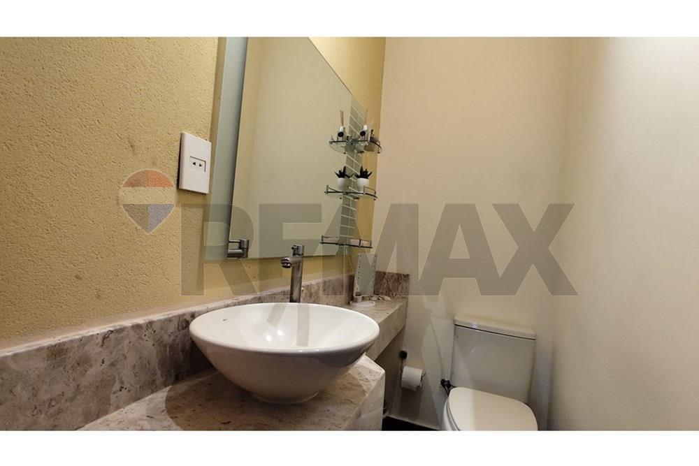VENDO MODERNA CASA EN SAN CRISTOBAL — foto 3