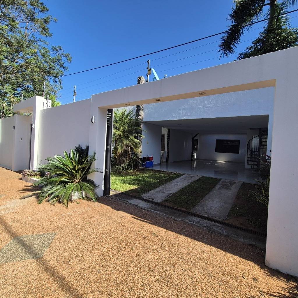 VENDO HERMOSA CASA 4 DORMITORIOS - BARRIO LOMA, CAACUPE — foto 2
