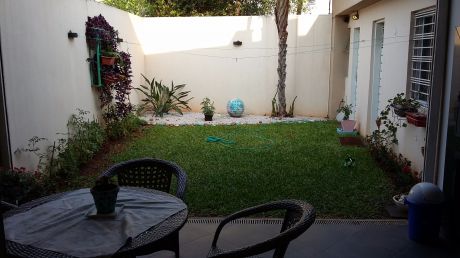 Villa Aurelia: Dos Amplios Duplex, 821 Usd/m2 Construidos!