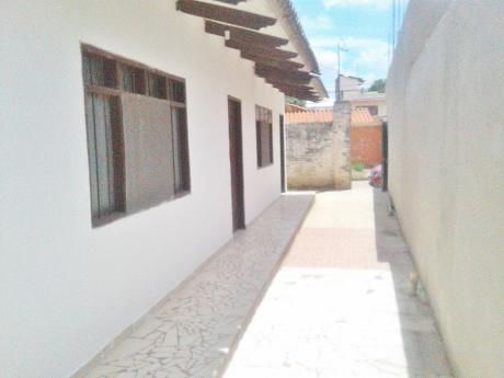 Casita De 2 Dormitorios Zona Mutualista 2do Y 3er Anillo