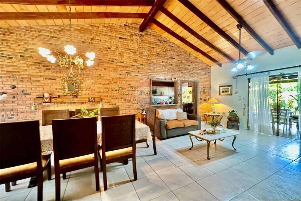 Casa en venta en Luque