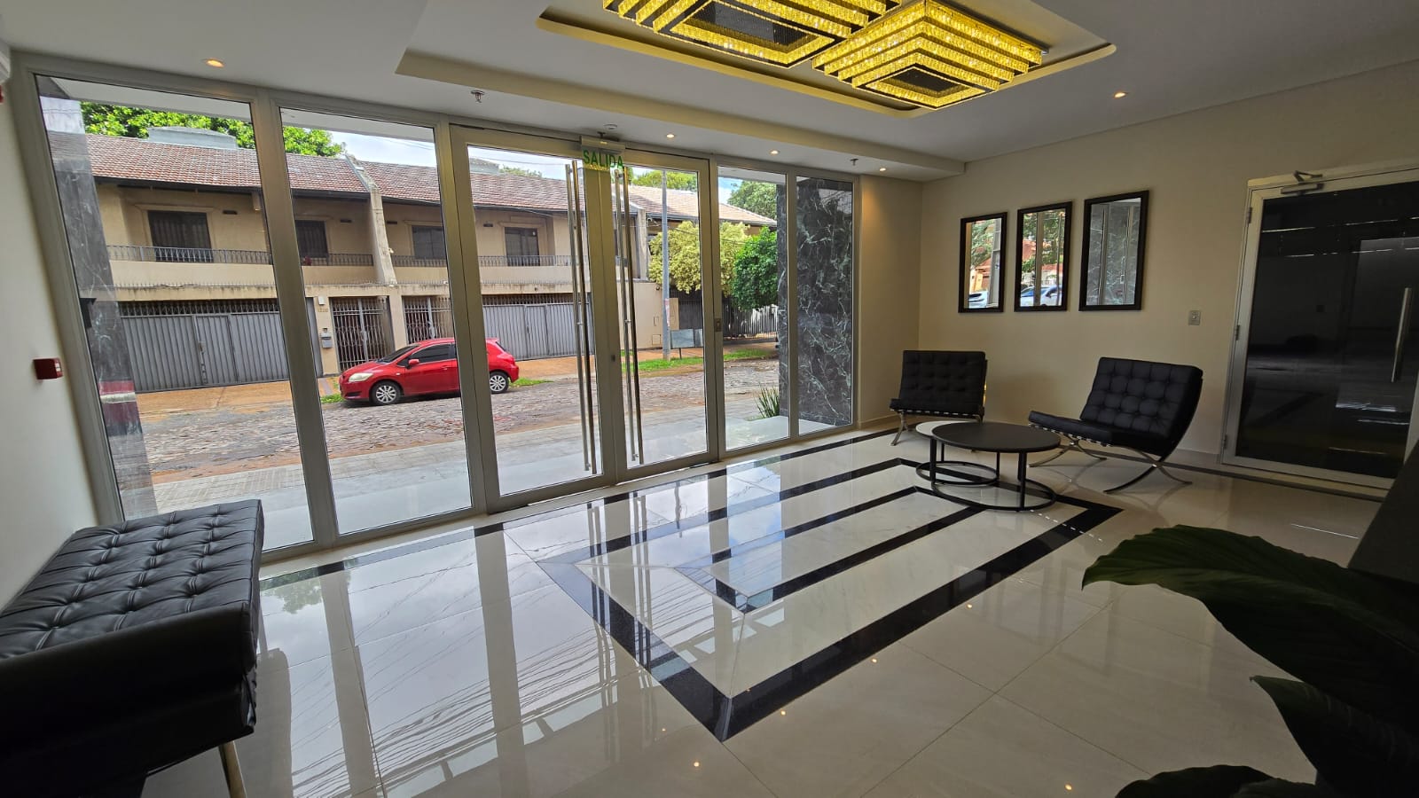 En Venta Departamento Amoblado con renta Zona Shopping Del Sol — foto 2