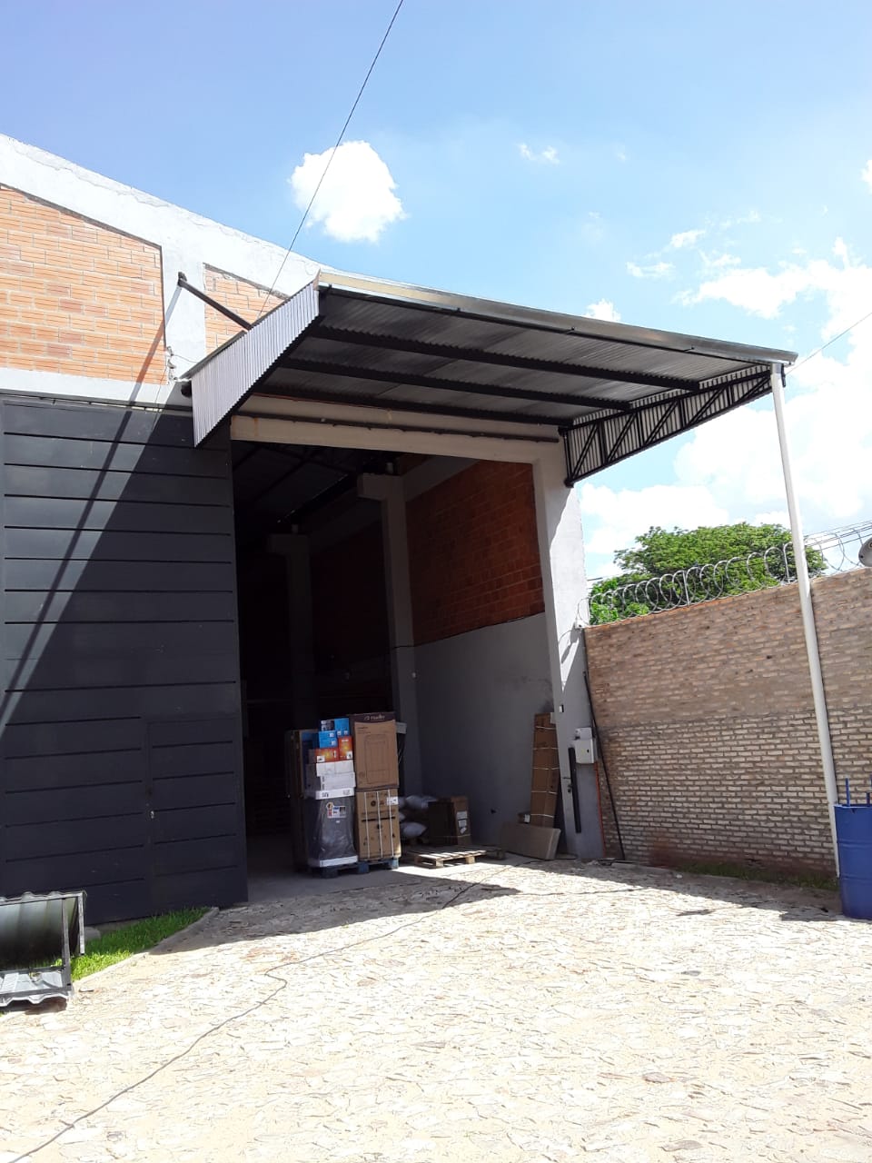 TINGLADO SEMI NUEVO DE 500 M2, EN VENTA. BARRIO LOMA PYTA — foto 3