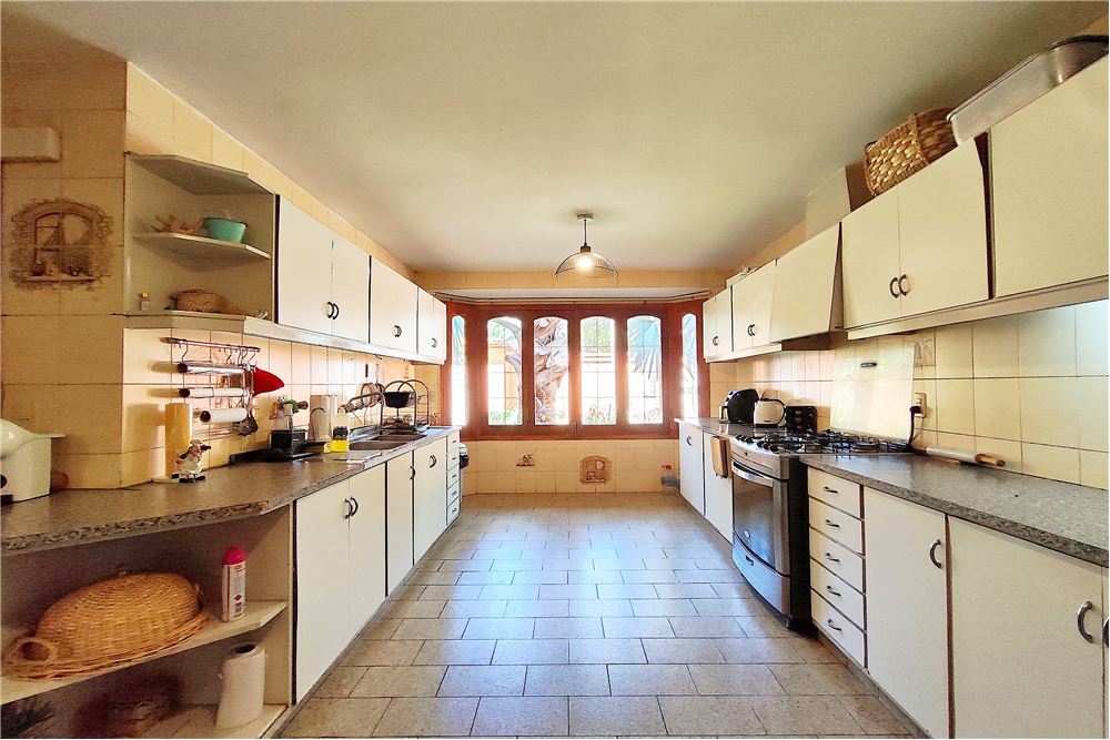 Vendo residencia de 1500m2 de 5 dormitorios — foto 3