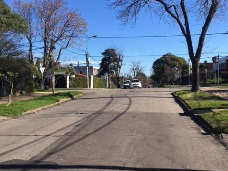Almiron Y Fleming ,buena Ph Jardín Con Reja ,estufa A Leña