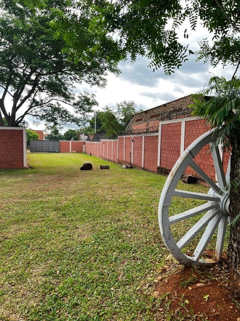 VENDO HERMOSA Y AMPLIA CASA QUINTA EN LUQUE — foto 3