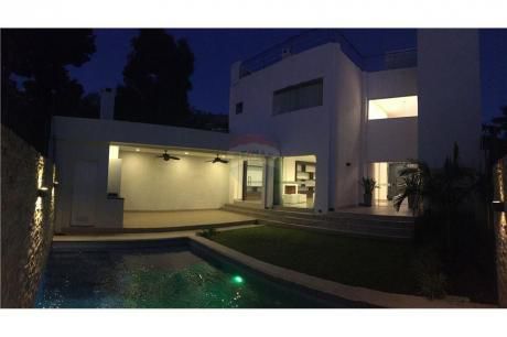 Amplia Y Muy Fina Residencia En Barrio El Mangal