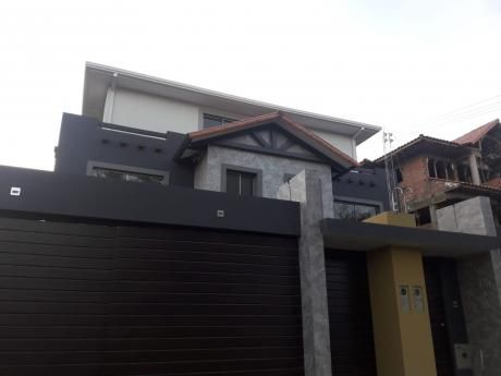 Hermosas Casas Gemelas. Linde