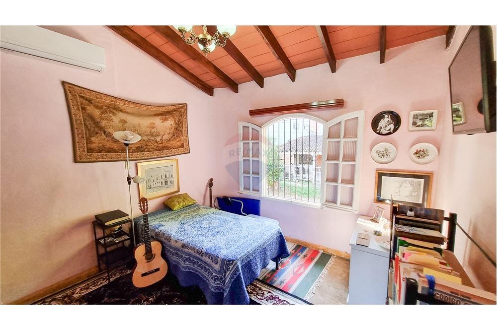 VENDO AMPLIA CASA EN VISTA A ALEGRE A PASOS DE AVENIDAS — foto 2