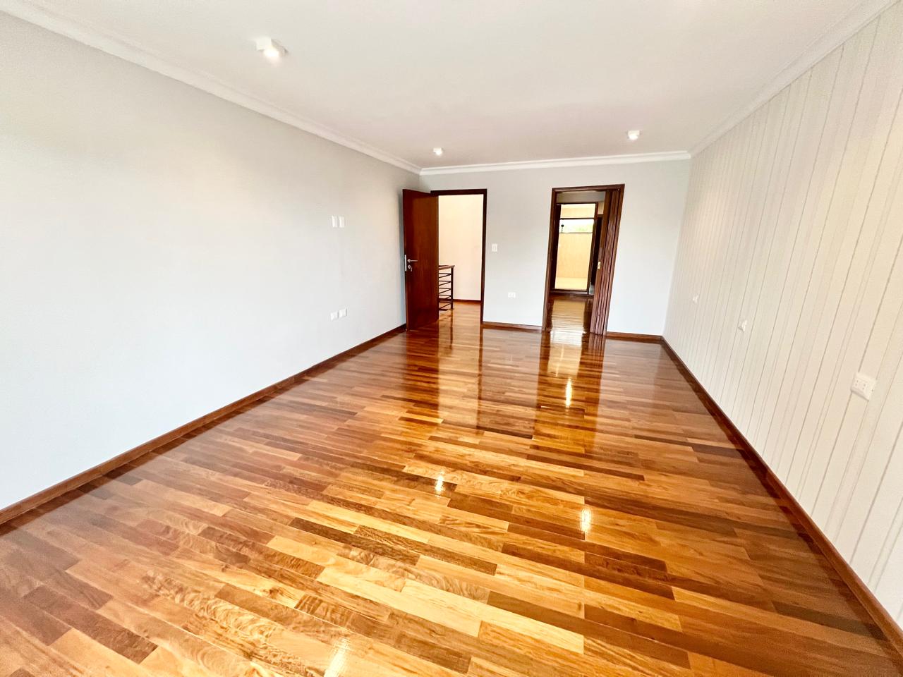 En Alquiler Amplia y Elegante Residencia en Barrio Carmelitas A390 — foto 3