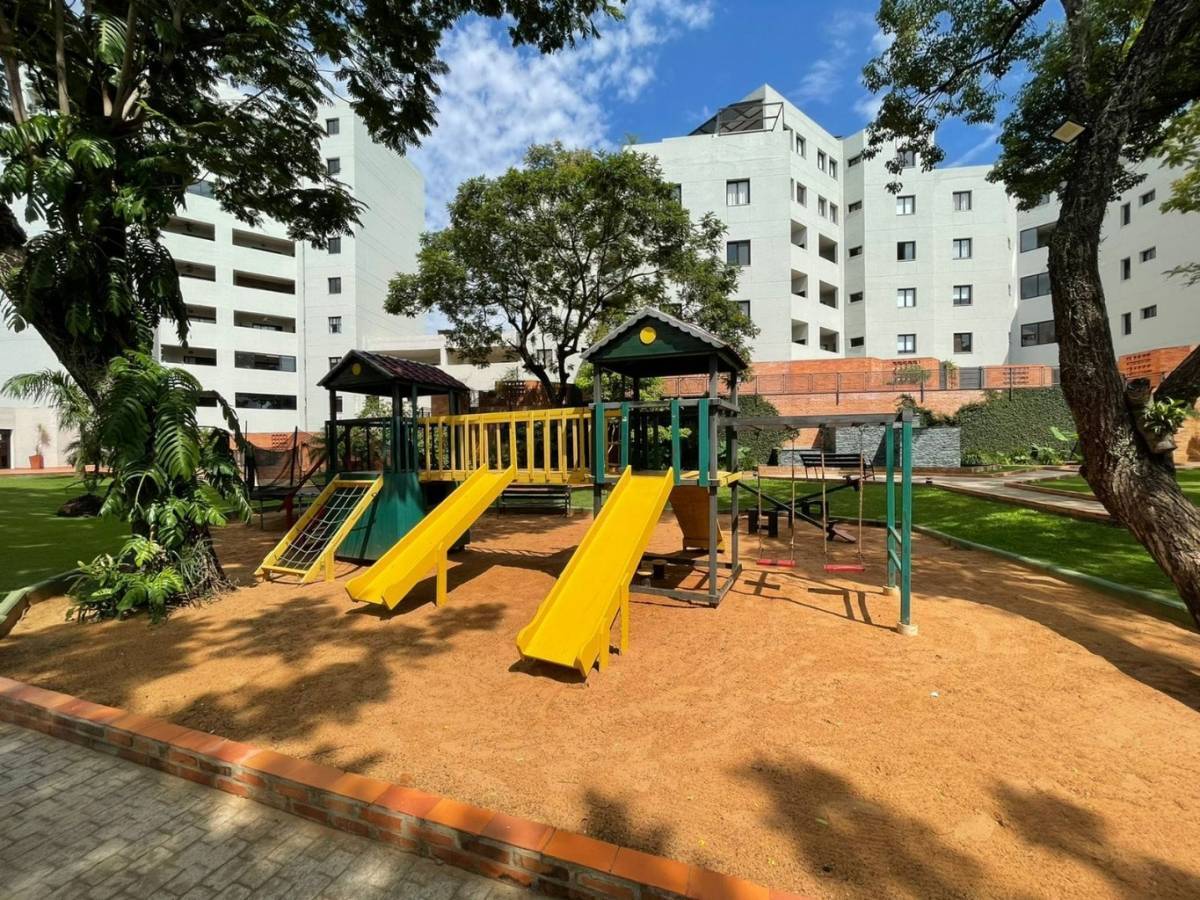 Departamento 2 dormitorios en alquiler - Condominio Moravia, San Lorenzo — foto 2