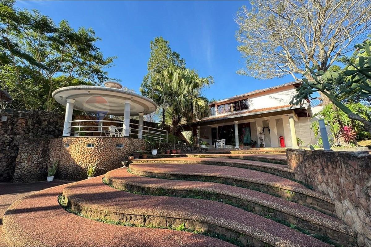 CASA PREMIUM EN LAS SERRANIAS DE CAACUPE — foto 2