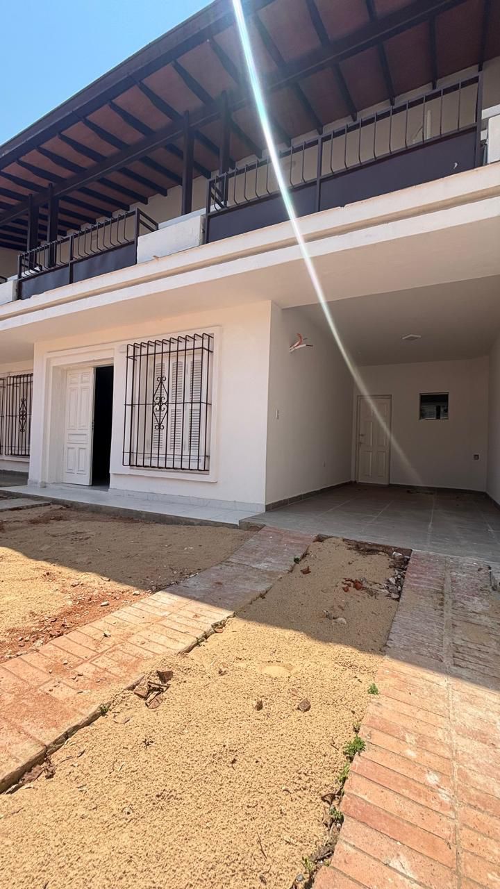 ALQUILO AMPLIA CASA  – ZONA PARQUE DE LA SALUD — foto 2