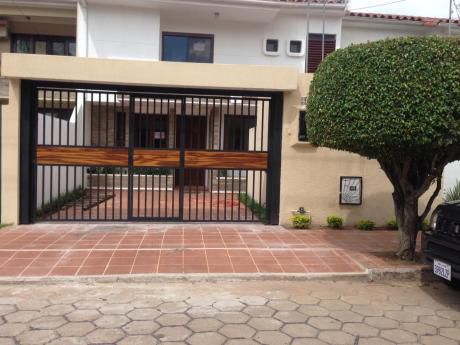 Casa En Alquiler En Barrio Las Palmas De 2 Plantas